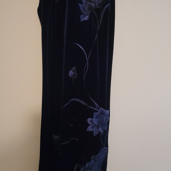 Elegant Navy Floral Maxi Dress - Picture 1 of 3